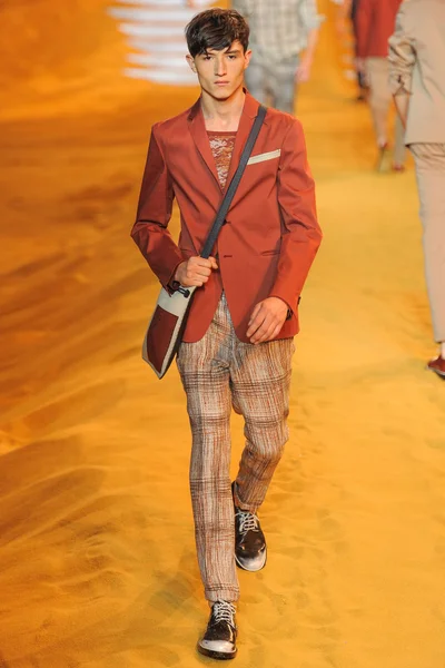 Look 33